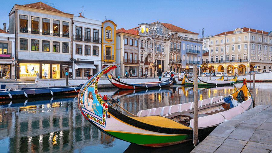Lisbon to Porto with Óbidos-Nazaré-Fátima-Coimbra-Aveiro - Nazaré: coastal views and the best lunch option