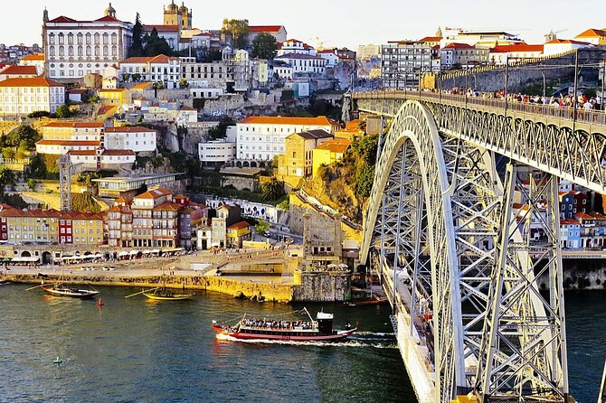Lisbon to Porto with stop Aveiro-Fátima-Coimbra-Tomar-Nazaré-Óbidos - What this Lisbon to Porto day really is