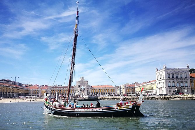 Lisbon Traditional Boats - Express Cruise - 45min - Commentary, Guides, and the Human Touch