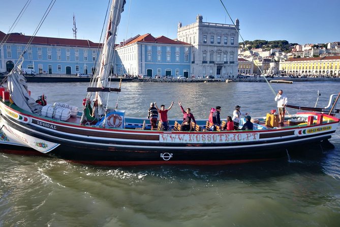 Lisbon Traditional Boats - Guided Sightseeing Cruise - The best time to schedule the cruise