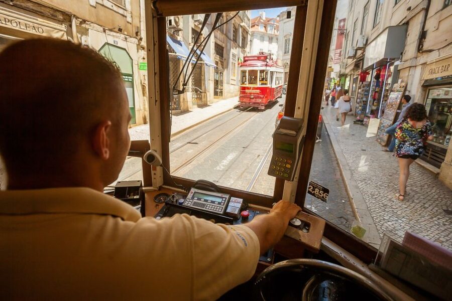 Lisbon Tram No. 28 Ride & Walking Tour - Sé Cathedral and nearly a thousand years of change