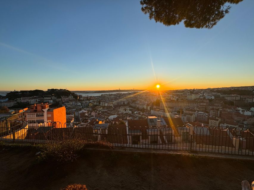 Lisbon: Tuk Tuk with hotel pick up and the best of old city - Senhora do Monte and Lisbon’s best wide view