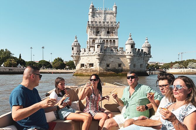 Lisbon – Vinho Verde Wine Premium Boat Experience - Praça do Comércio from the water