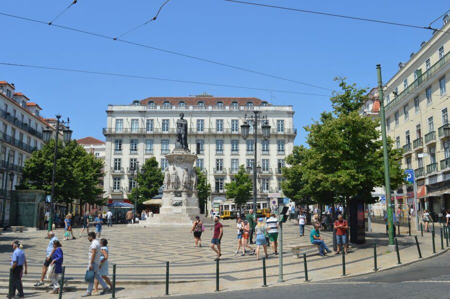 Lisbon: Walking Tour in the Center (Max 12 Participants) - Group size, private bookings, and guide quality