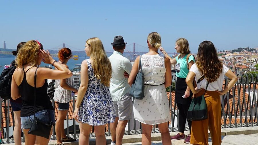 Lisbon: Walking Tour in the Center (Max 12 Participants) - Chiado, poets, and Praça Luís de Camões