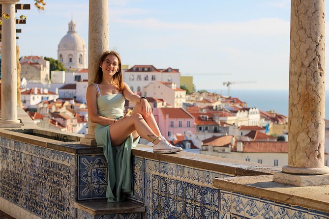 Photoshoot with a Local Professional Photographer in Lisbon - Praça do Comércio starts the session with room to pose
