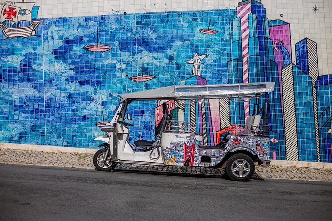 Private Half-Day Eco Tuk Tuk Tour in Lisbon - São Pedro de Alcântara and Lisbon after dark