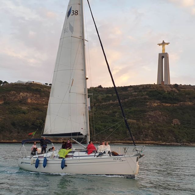Private Lisbon Sightseeing Sailing Boat Tour with Locals - Why seeing Lisbon from the Tagus works so well