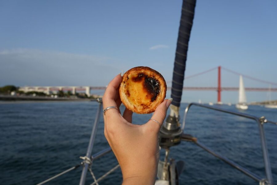 Private Lisbon Sightseeing Sailing Boat Tour with Locals - What the $312 group price really buys
