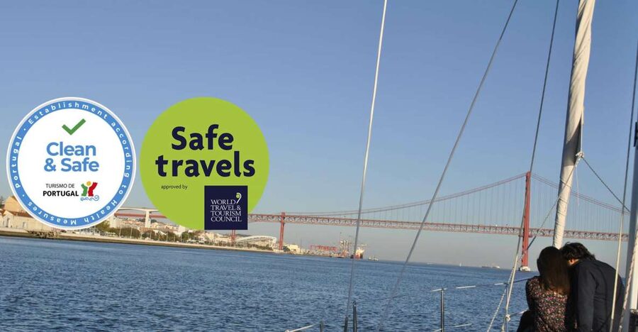 Private Romantic cruise with sparkling wine- 2-Hour- Lisbon - Two hours of easy river time