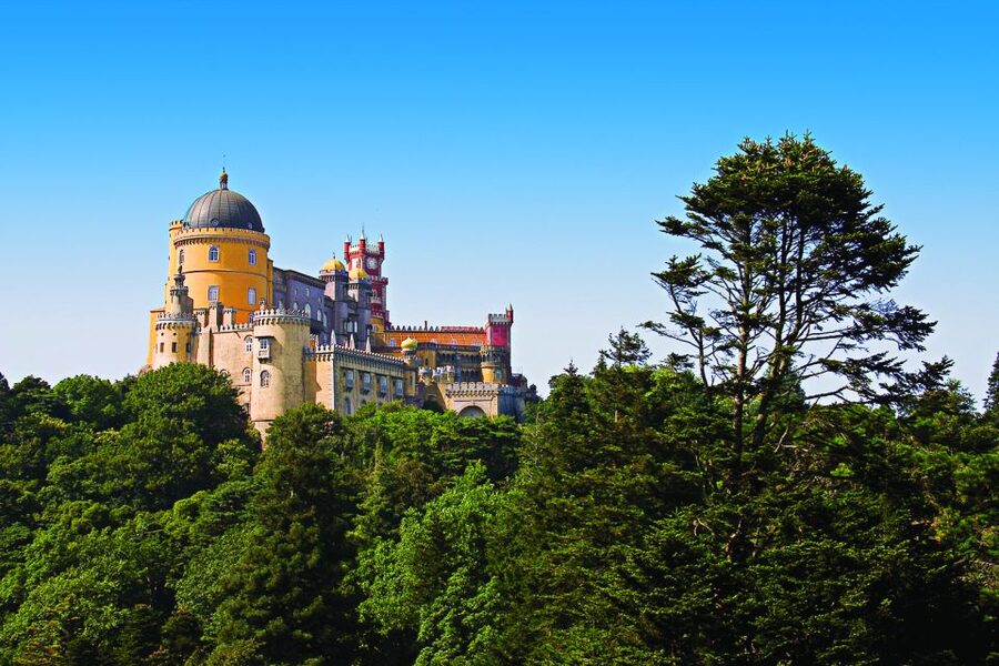 Private Sintra Half Day Tour - The Moorish Castle and Quinta da Regaleira
