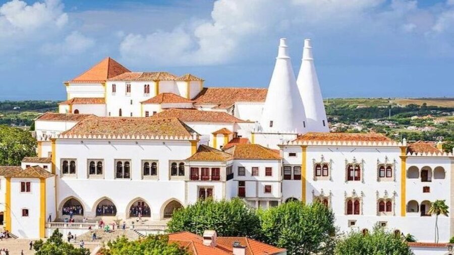 PRIVATE Tour From Lisbon: Sintra, Pena Palace and Cascais - What the private vehicle adds to the day