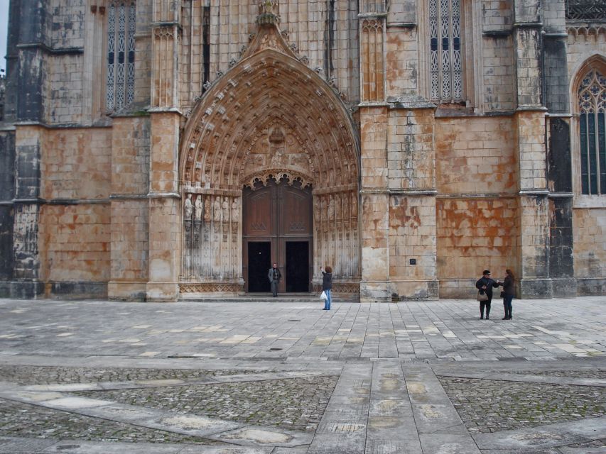 Private Tour to Fatima, Batalha, Nazare, Obidos From Lisbon - Should you book the Fátima, Batalha, Nazaré, and Óbidos tour?