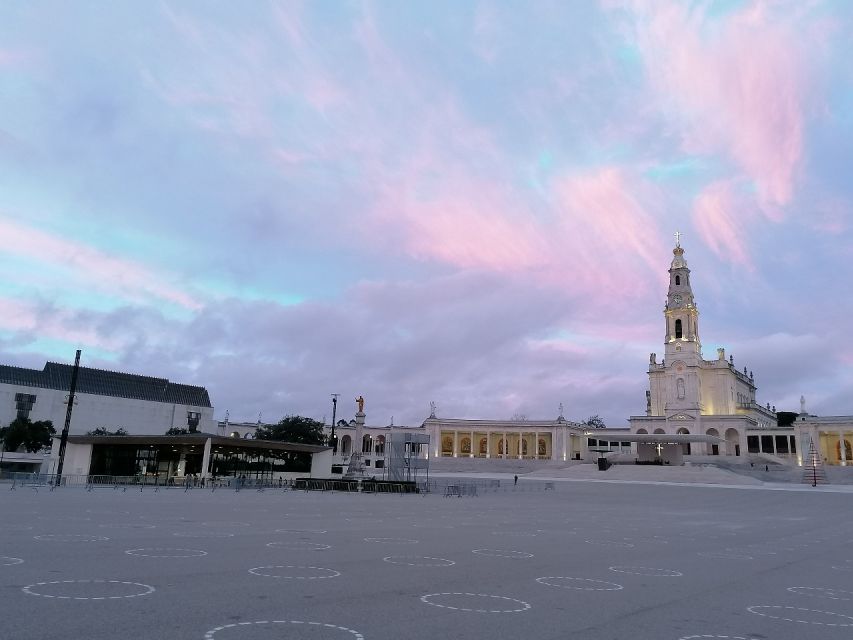 Private Tour to Fatima, Batalha, Nazare, Obidos From Lisbon - What the private format adds