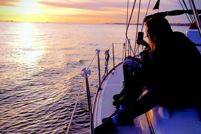 Relaxing Sailboat Cruise along the Tagus - Praça do Comércio from the river