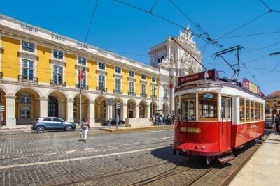 Shared Arrival Transfer: From Lisbon Airport to Hotels