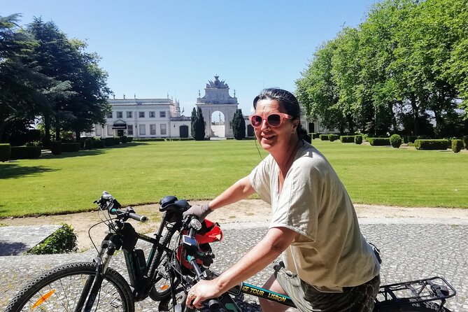 Sintra & Cascais de E-Bike Tour - Sintra village, pastries, and a quick start
