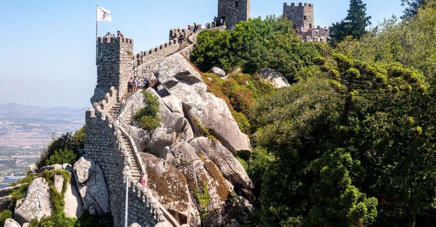 Sintra: Castle of the Moors & Quinta Entry with Audio Guides - The Sintra town walk fills in the gaps