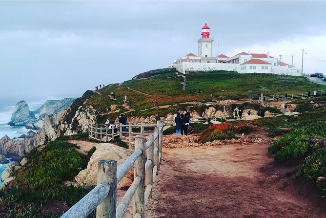 Sintra Half-Day Private Tour - A Journey through Wonderland - Guides, driving, and the human side of the day