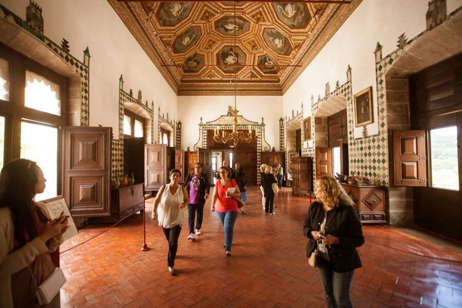 Sintra: Half-Day Tour with Royal Palace Ticket - Who should book this tour