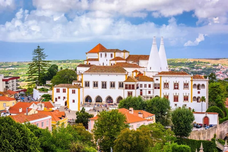 Sintra Hike: Past palaces and hidden paths. - The first 3 kilometers: where the work begins