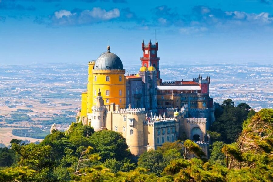 Sintra: Official Public Bus Transport: All Palaces & Castles - Who will benefit most from this pass