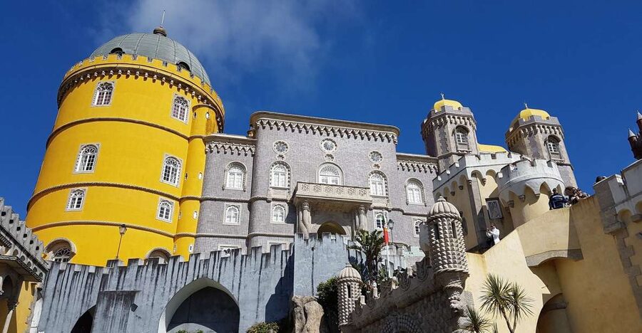Sintra Palaces and Cascais Magical Experience Private Tour - Choosing between Pena Palace and Quinta da Regaleira