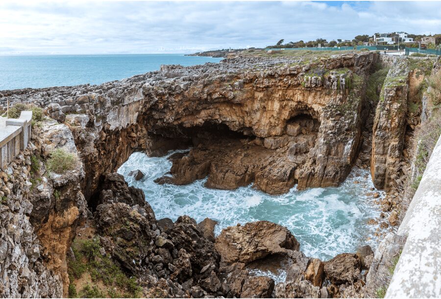 Sintra: Pena Palace, Quinta da Regaleira, Cabo da Roca and Cascais - Sintra’s historic center and a proper lunch break