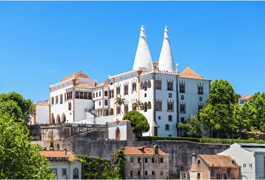 Sintra: Pena Palace, Quinta da Regaleira, Cabo da Roca and Cascais - What the guides add
