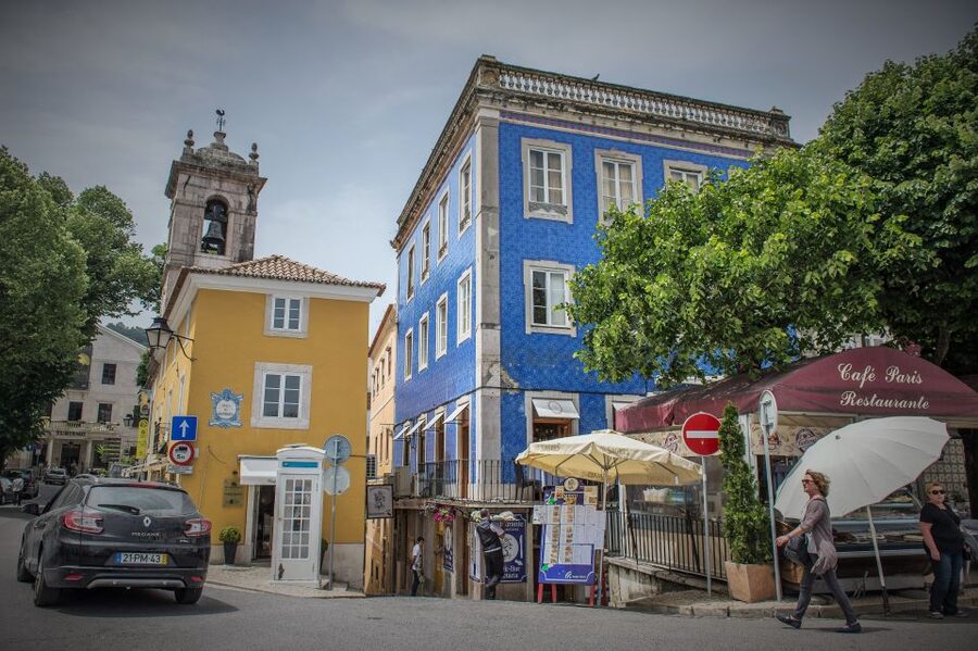 Sintra: Walking Tour with Palace, Castle, and Old Town Visit - A Four-Hour Climb Through Sintra