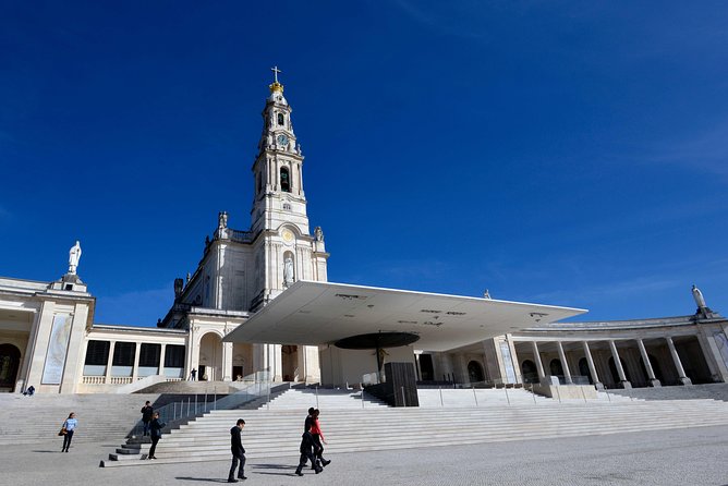 Small Group Tour to Fátima, Batalha, Nazaré and Óbidos from Lisbon - How to prepare for the nine-hour day