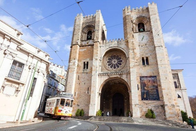 Special Guided Tour of Tuk Tuk Lisbon Historic 2 Hours - Starting at Restauradores and climbing through central Lisbon
