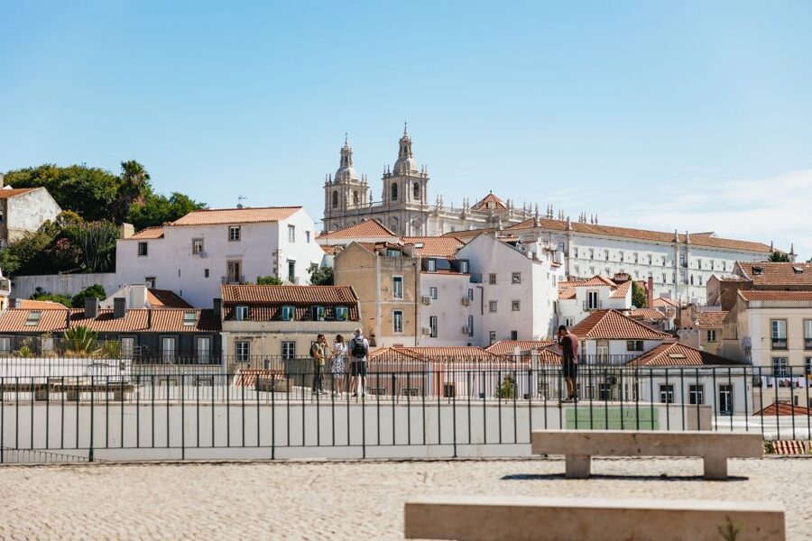 Vadio: Lisbon Old Town Private Tuk Tuk Tour - Key points at a glance