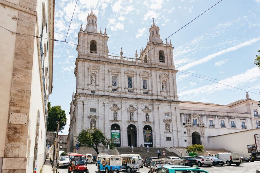 Vadio: Lisbon Old Town Private Tuk Tuk Tour - Why a tuk tuk works so well on Lisbon’s oldest hill