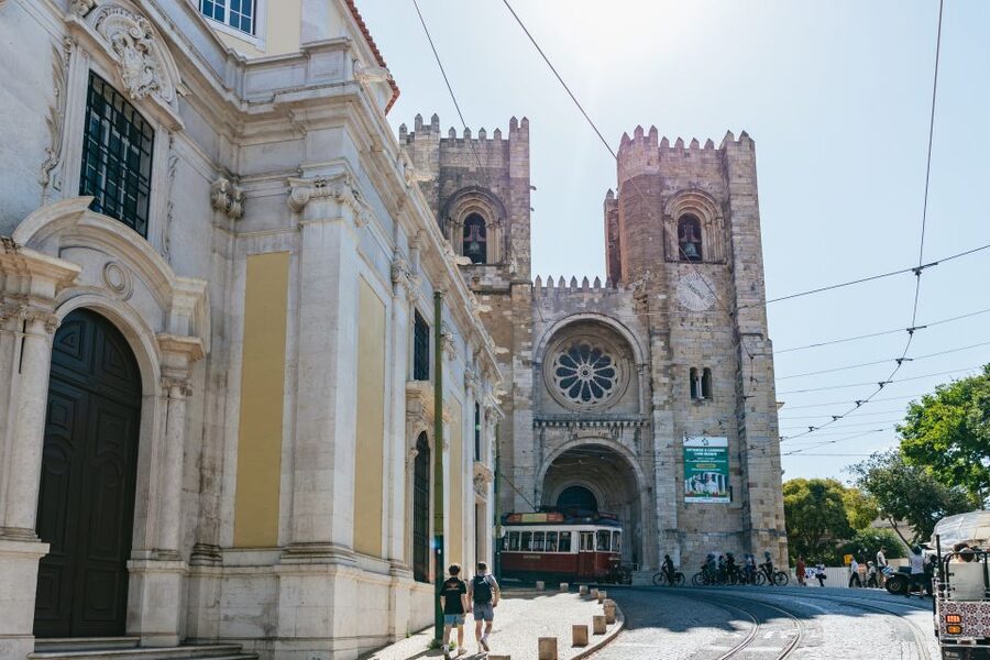 Vadio: Lisbon Old Town Private Tuk Tuk Tour - Mouraria, Graça, and the city beyond the postcard
