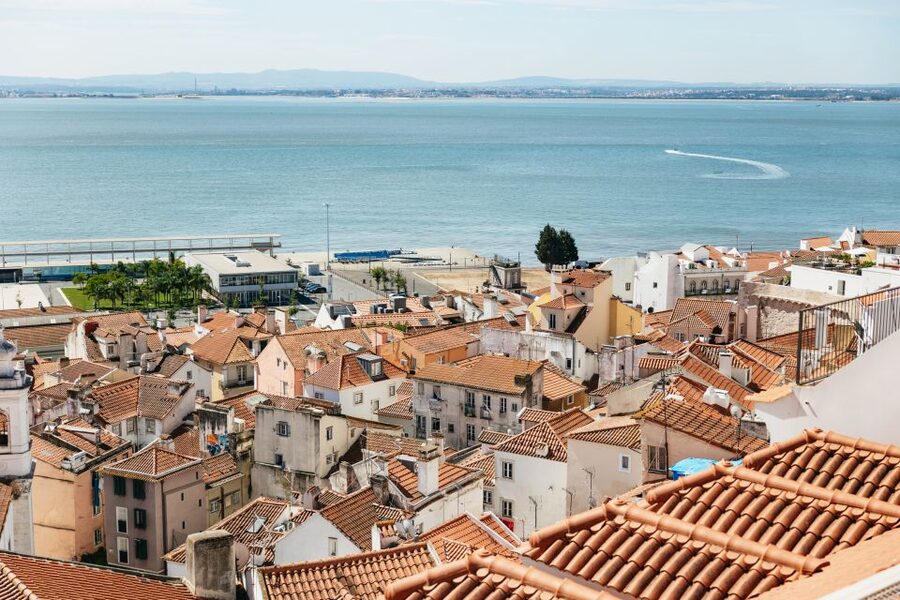 Vadio: Lisbon Old Town Private Tuk Tuk Tour - Starting among Alfama’s lanes and fado traditions