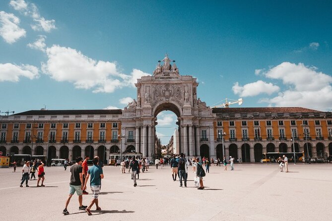 Welcome Lisbon Tour with Local Guide in Private Eco Tuk Tuk - From Cais do Sodré to Chiado and Bairro Alto