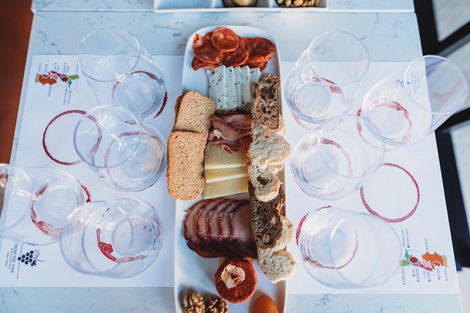 Wine and Cheese Tasting Lunch in Portuguese Wine Bar - Who will enjoy this Lisbon wine tasting